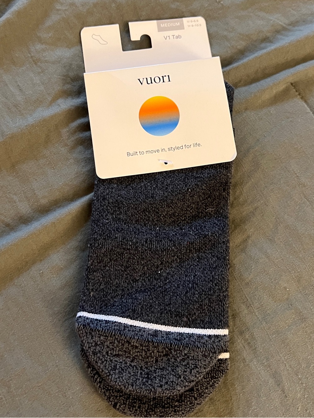 NWT Vuori V1 Tab Socks Charcoal Heather Medium Performance Athletic